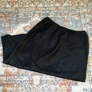 🌸 2/$25 🌸 Calvin Klein true vintage y2k satin black midi slip skirt